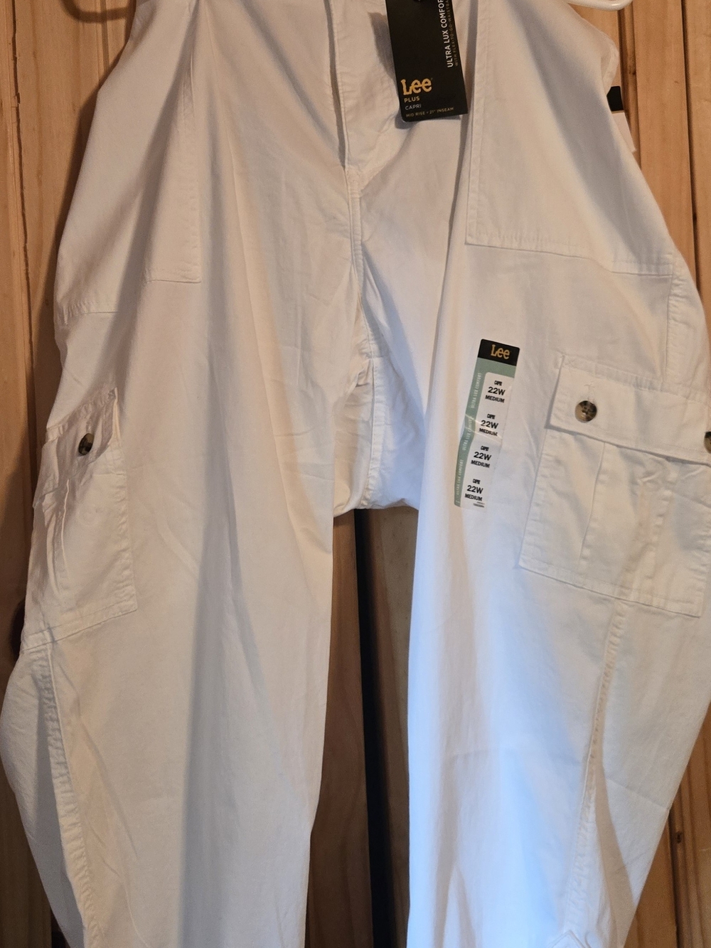 Lee Womens’s White Capri Cargo Pants with Utility Pockets 22w New With Tags